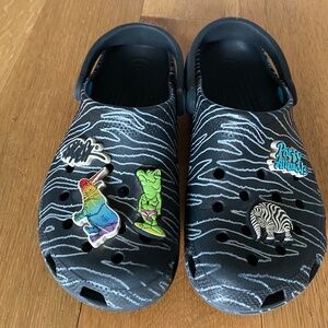 Junior crocks size 6